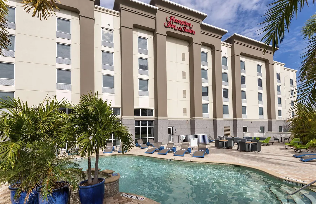 Hampton Inn & Suites Fort Myers-Colonial Boulevard-1