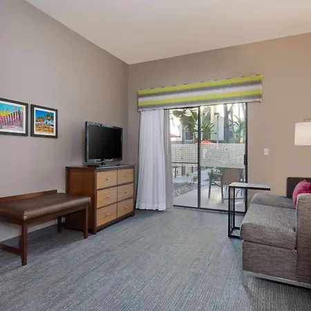 Hampton Inn & Suites Fort Myers Beach/Sanibel Gateway-3
