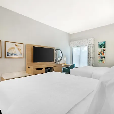 Hampton Inn Fort Myers-Airport & I-75-2